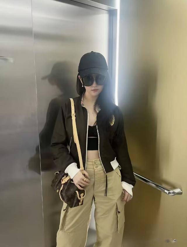 og比之前至少瘦了20斤太有气质了瓦力棋牌游戏女神刘亦菲晒新度假pl(图4)