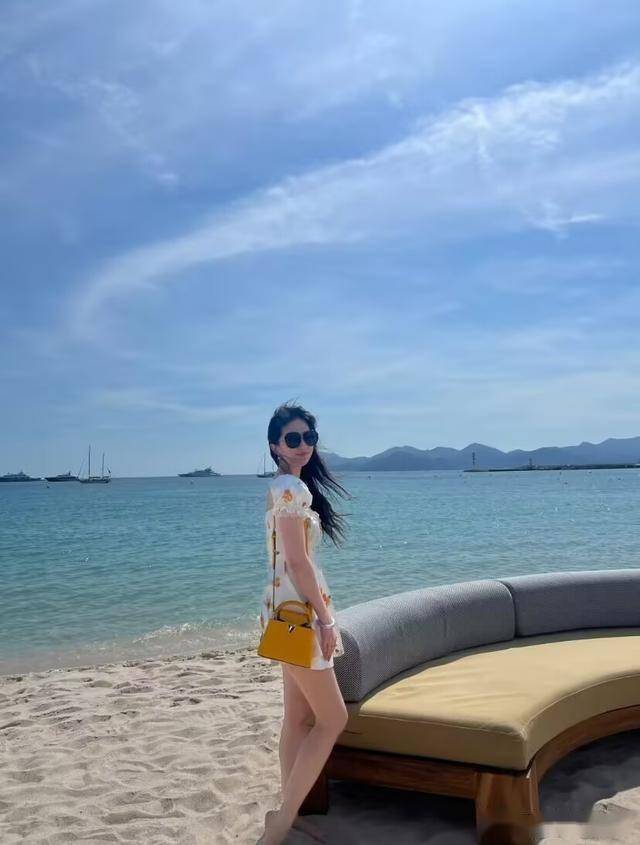 og比之前至少瘦了20斤太有气质了瓦力棋牌游戏女神刘亦菲晒新度假pl(图8)